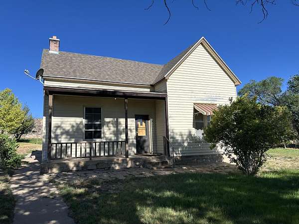 1.57 Acres of Land with Home for Sale in Escalante, Utah
