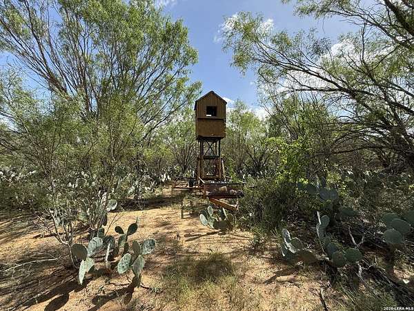 20 Acres of Land for Sale in Moore, Texas