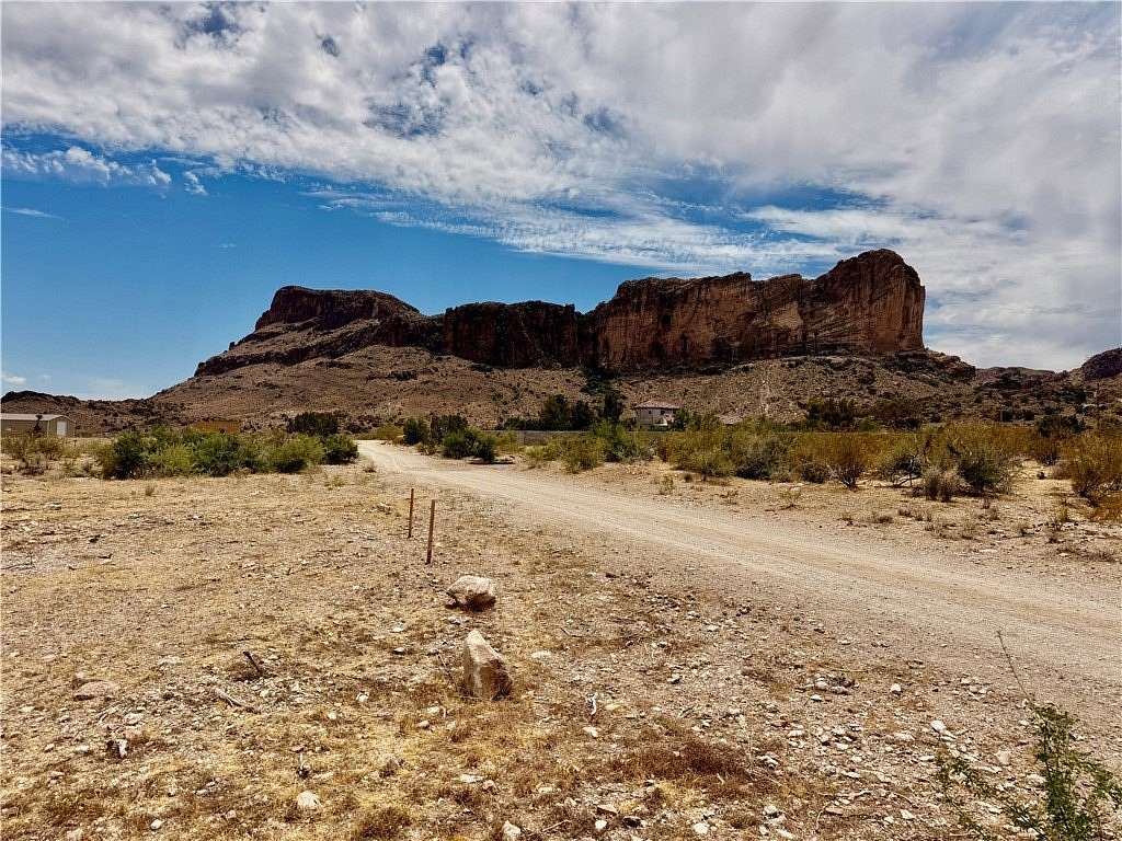 2.35 Acres of Residential Land for Sale in Golden Valley, Arizona