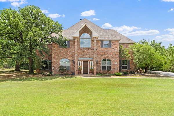 6 Acres of Land with Home for Sale in Corinth, Texas