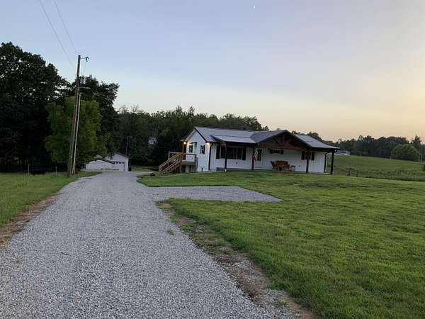 1.5 Acres of Land with Home for Sale in Somerset, Kentucky