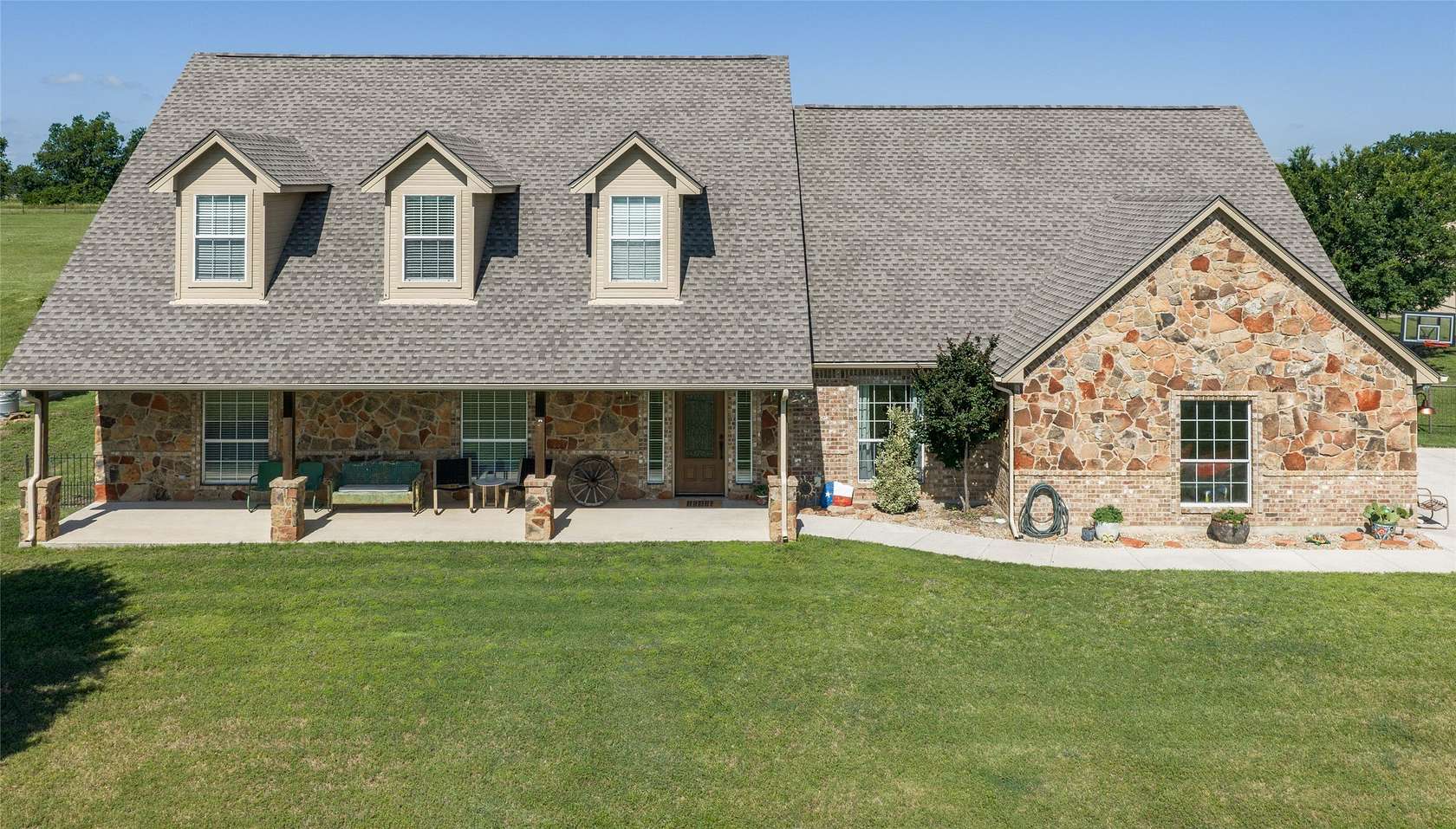 9.8 Acres of Land with Home for Sale in Rhome, Texas