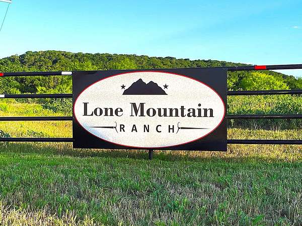 10 Acres of Land for Sale in Hamilton, Texas