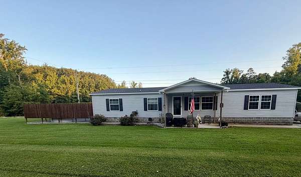 10 Acres of Land with Home for Sale in Waynesboro, Tennessee
