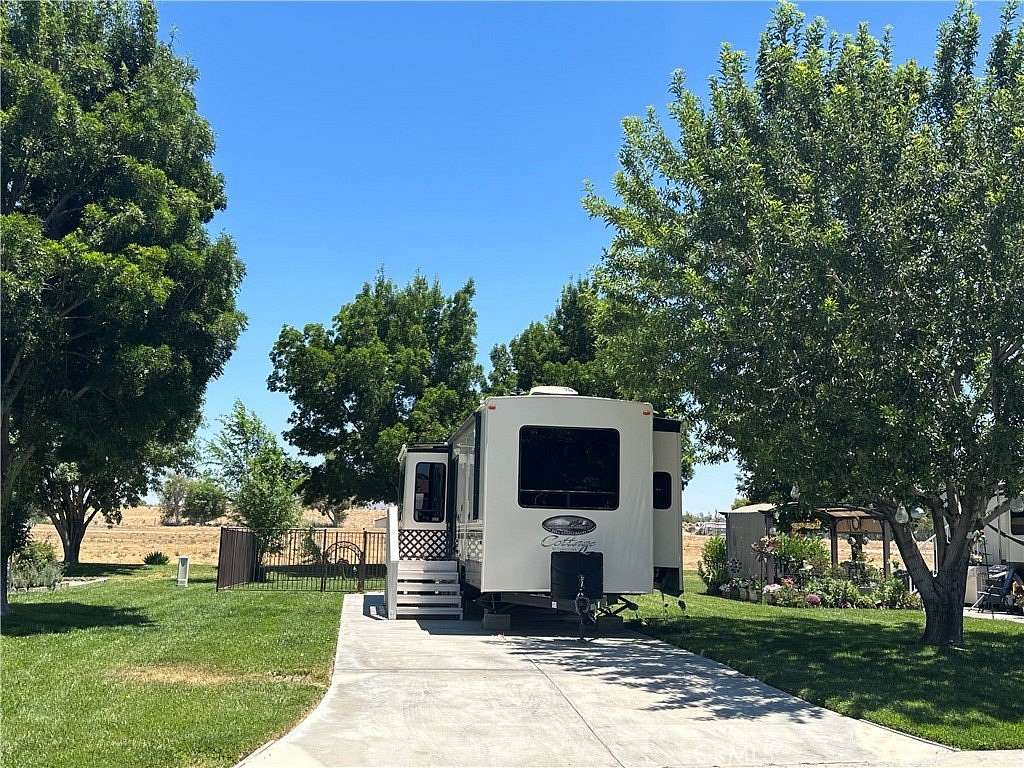 0.1 Acres of Land for Sale in Apple Valley, California