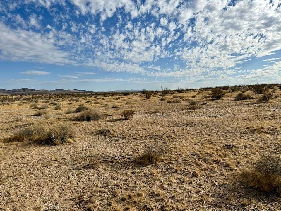 5 Acres of Land for Sale in Hinkley, California