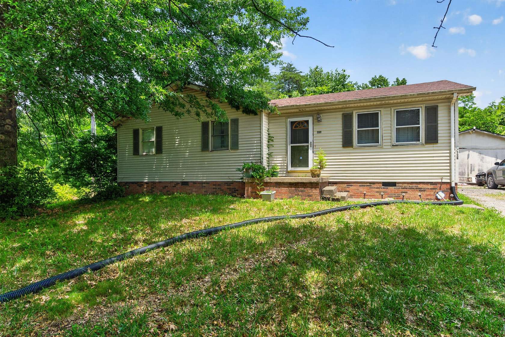 5 Acres of Land with Home for Sale in Berea, Kentucky