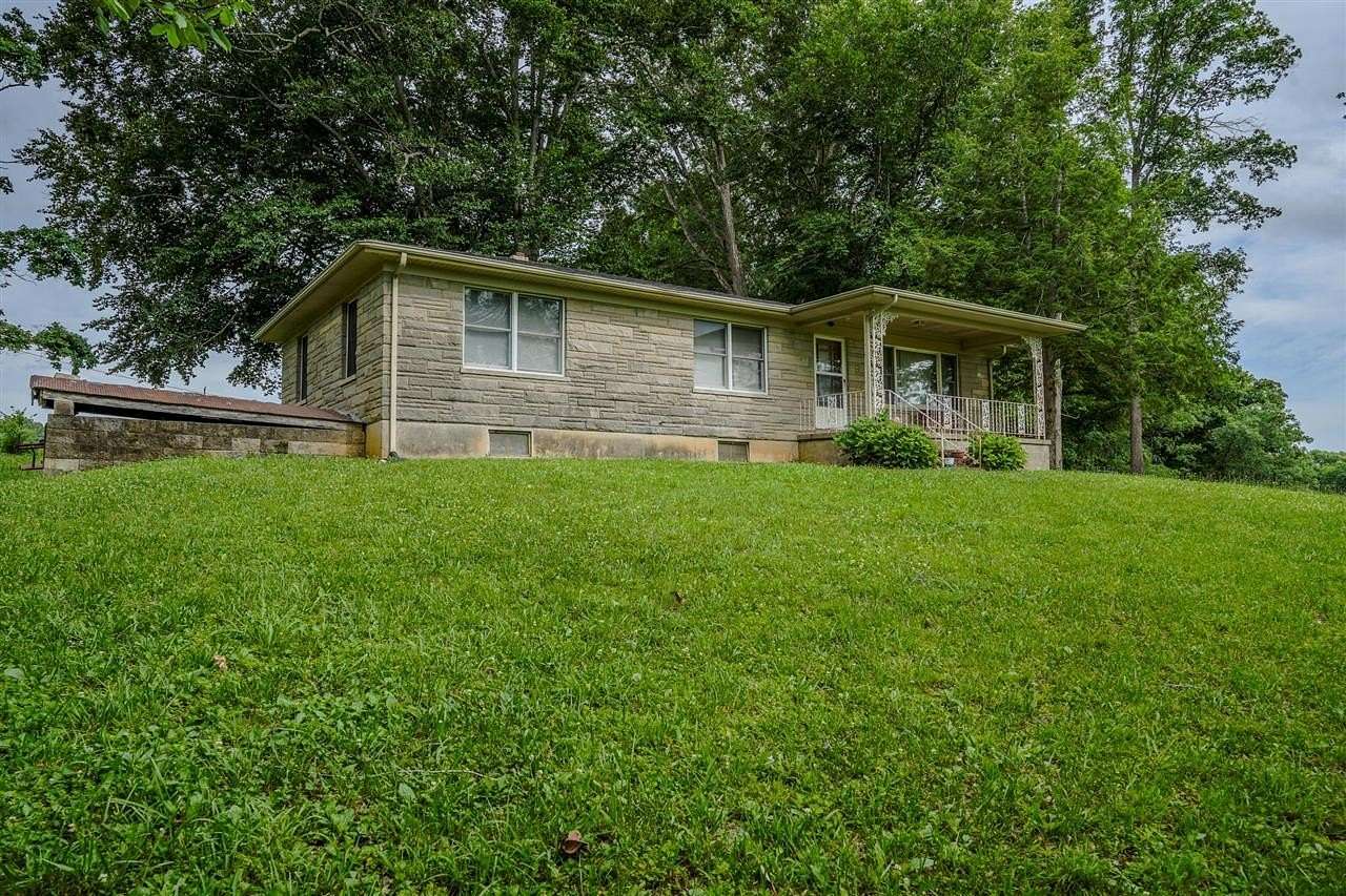 49 Acres of Land with Home for Sale in Glasgow, Kentucky