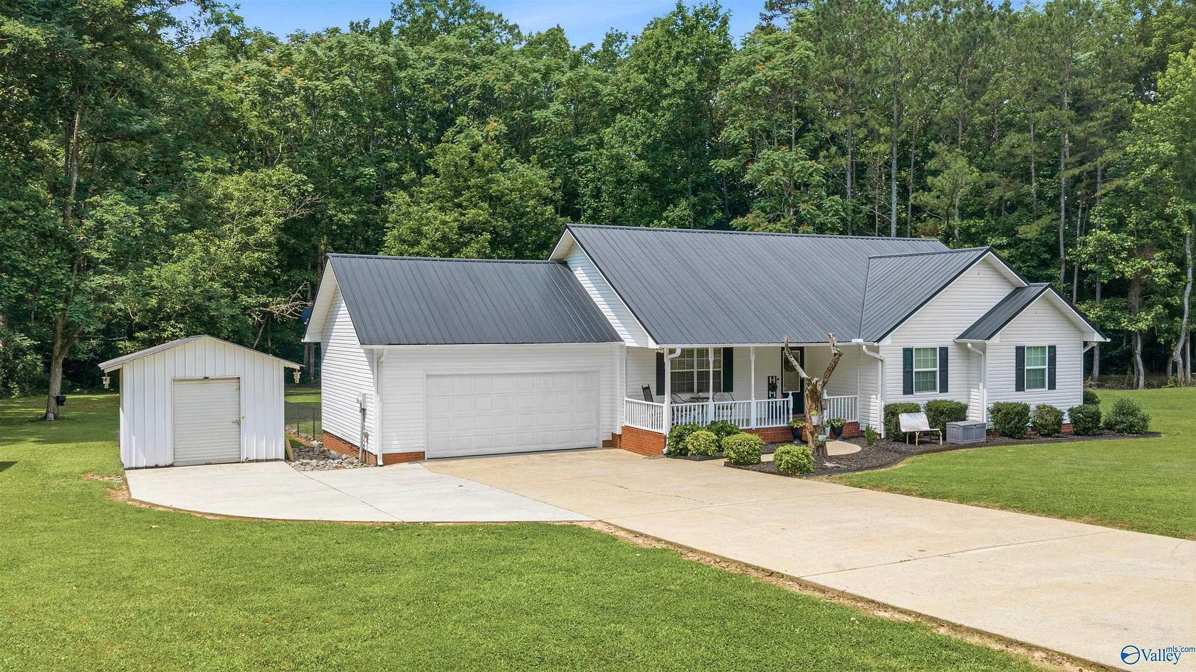 2.89 Acres of Land with Home for Sale in Fort Payne, Alabama
