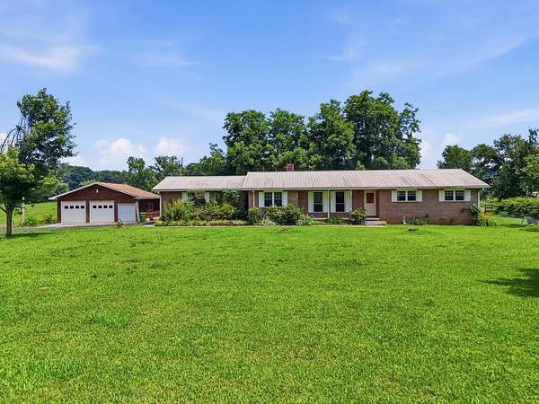 17.6 Acres of Land with Home for Sale in LaFayette, Georgia