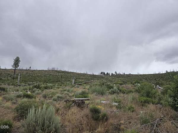 8.64 Acres of Residential Land for Sale in Chiloquin, Oregon