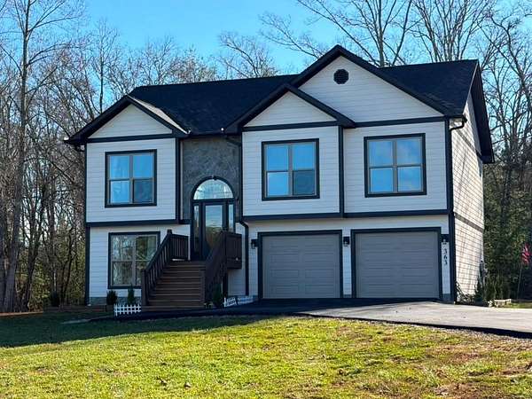 5.54 Acres of Land with Home for Lease in Blairsville, Georgia