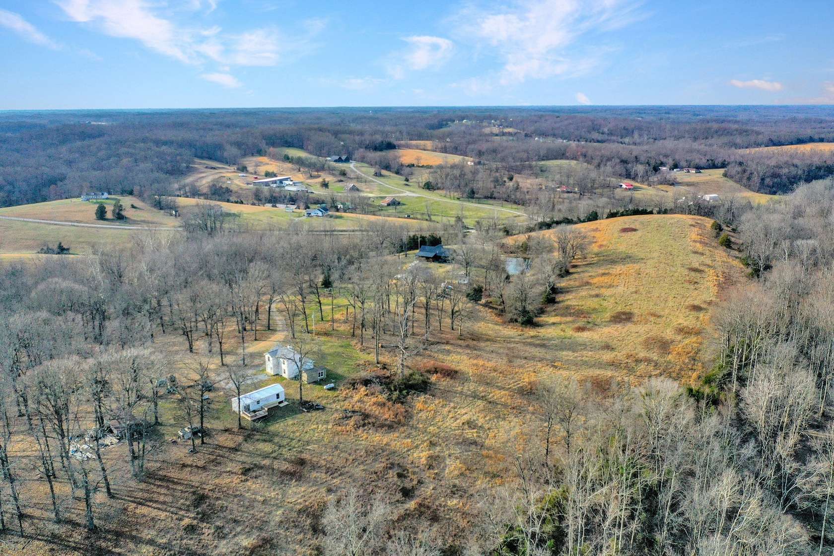 30 Acres of Land for Sale in Bethpage, Tennessee