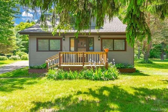 1.83 Acres of Land with Home for Sale in Fort Gratiot, Michigan