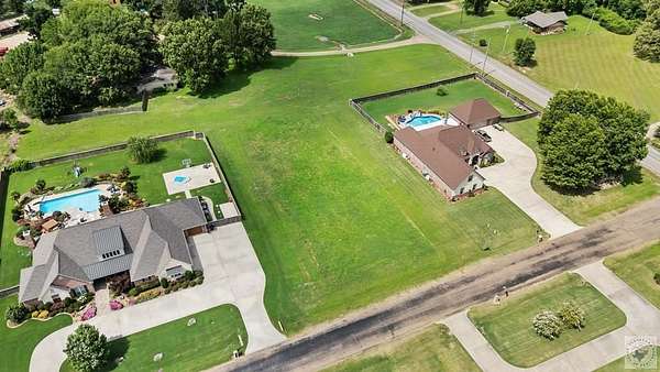 0.86 Acres of Residential Land for Sale in Texarkana, Texas