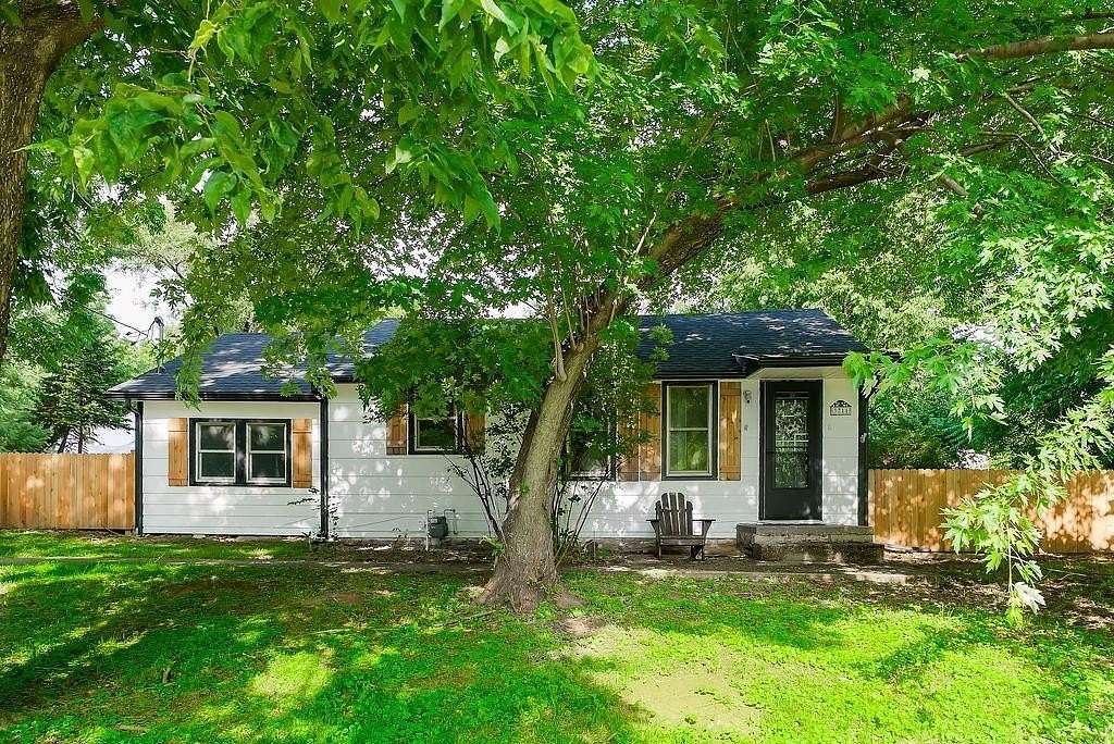 2.4 Acres of Land with Home for Sale in Kansas City, Kansas
