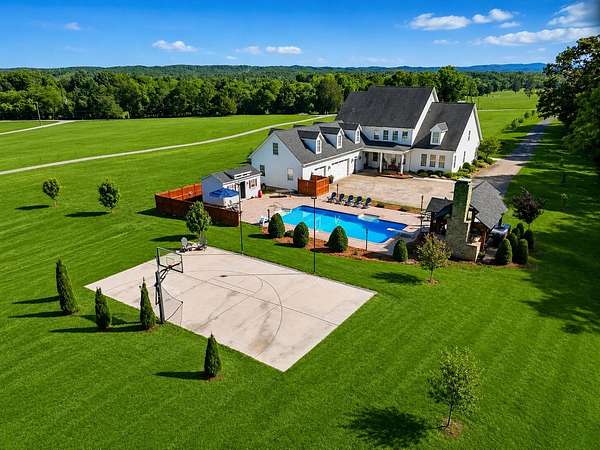 13.1 Acres of Land with Home for Sale in Chickamauga, Georgia