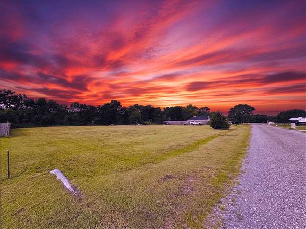 1 Acre of Residential Land for Sale in Trenton, Texas
