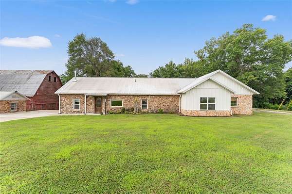 2 Acres of Land with Home for Sale in Farmington, Arkansas