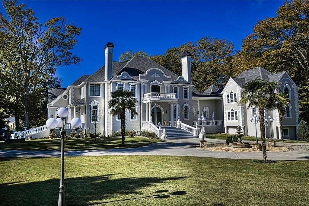 2 Acres of Land with Home for Sale in Atlanta, Georgia