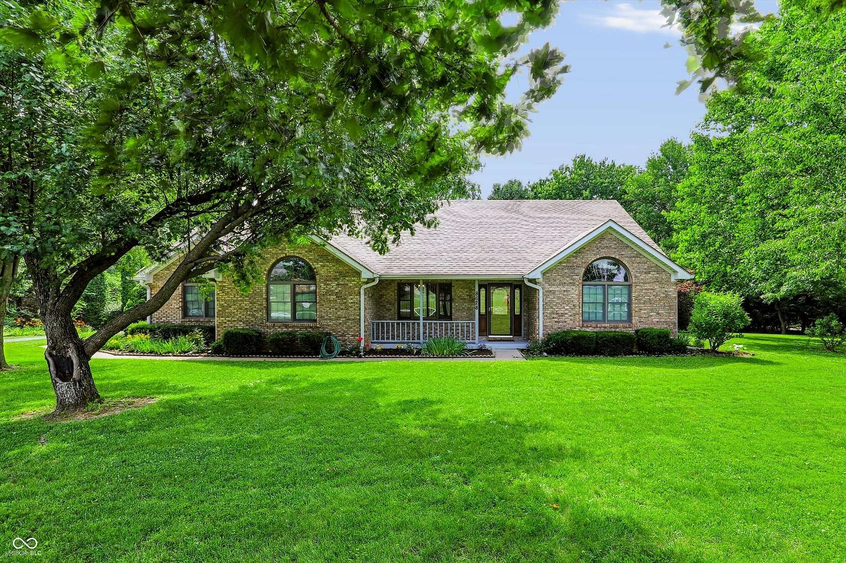 2.5 Acres of Land with Home for Sale in Monrovia, Indiana