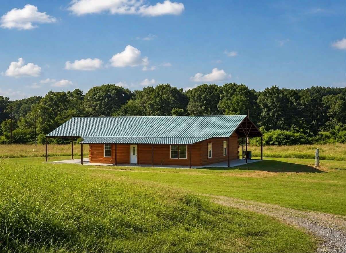 4.19 Acres of Land with Home for Sale in Vandervoort, Arkansas