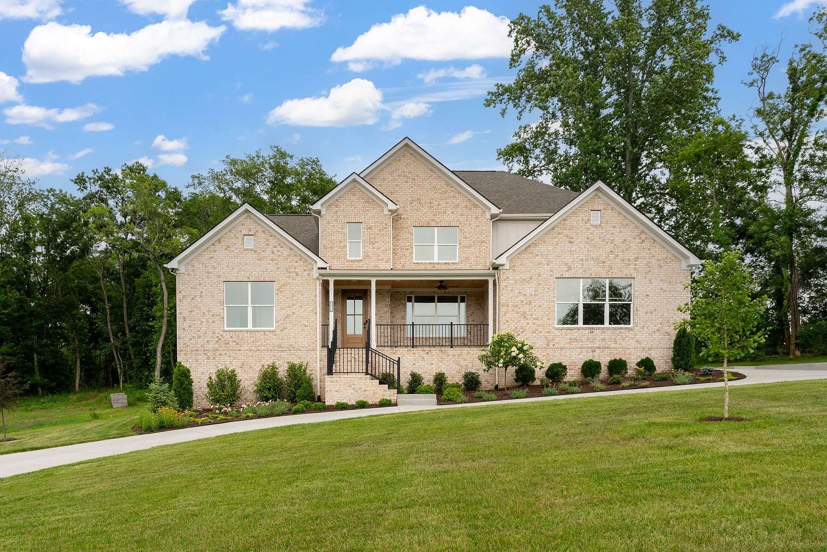 1.62 Acres of Land with Home for Sale in Columbia, Tennessee