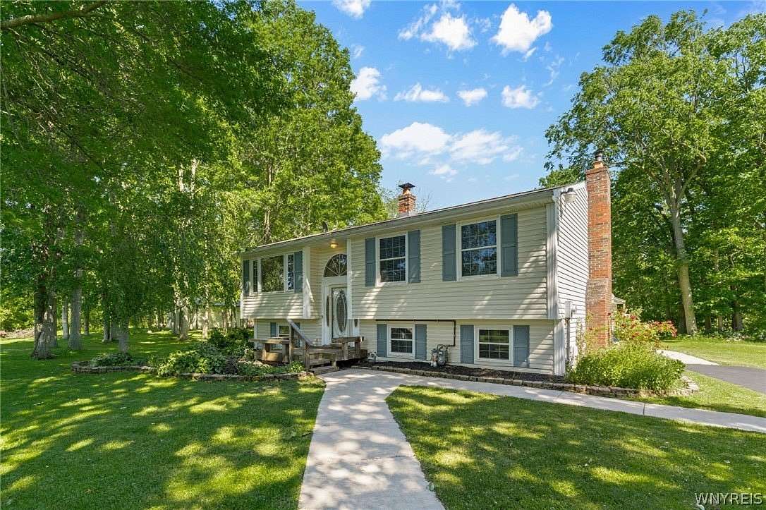 9.75 Acres of Land with Home for Sale in Ransomville, New York
