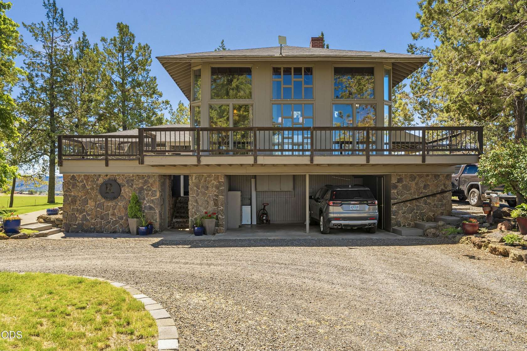 3 Acres of Land with Home for Sale in Prineville, Oregon