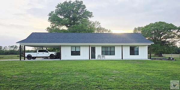 36 Acres of Agricultural Land with Home for Sale in New Boston, Texas
