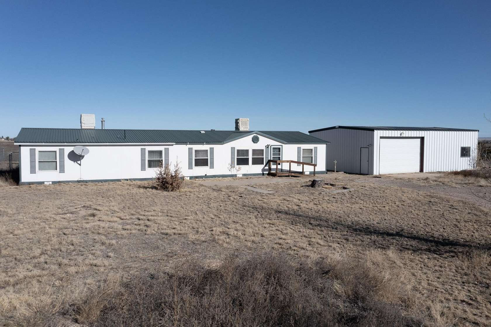 20 Acres of Land with Home for Sale in Estancia, New Mexico