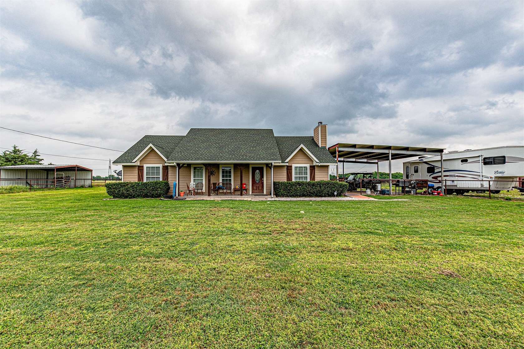 35 Acres of Land with Home for Sale in Lone Oak, Texas