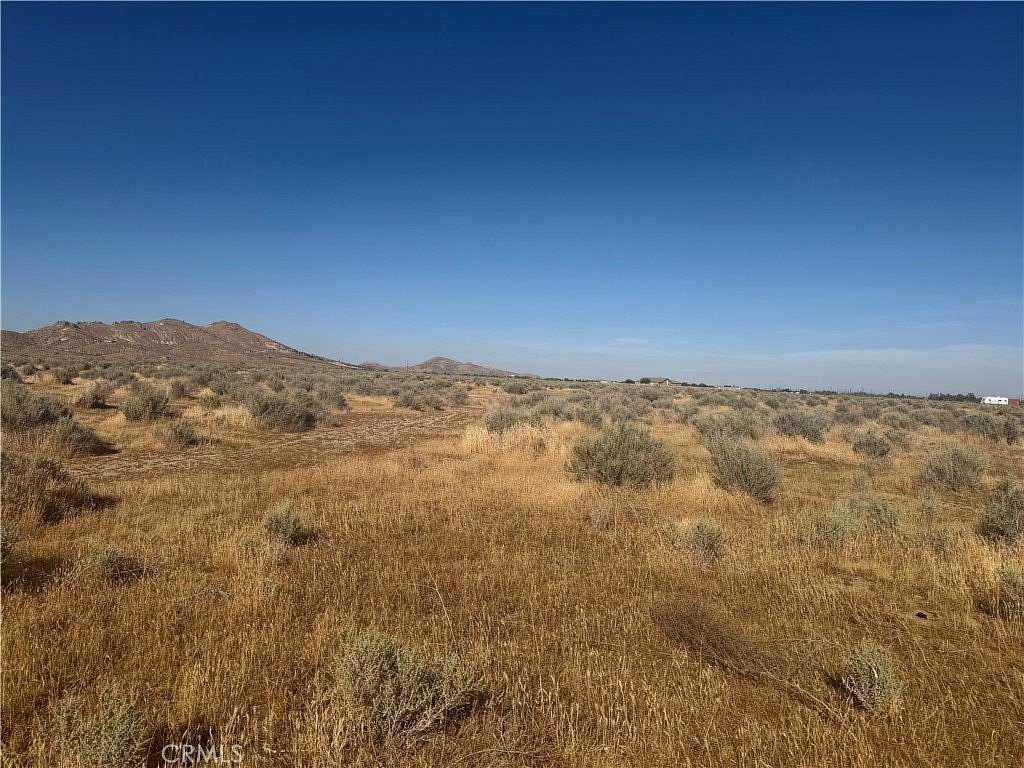 2.5 Acres of Land for Sale in Rosamond, California