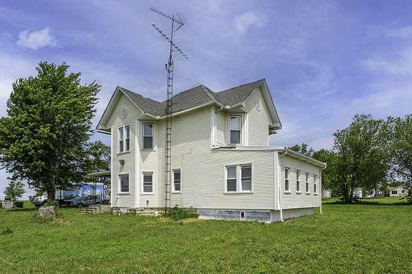 7.75 Acres of Land with Home for Sale in Cornell, Illinois