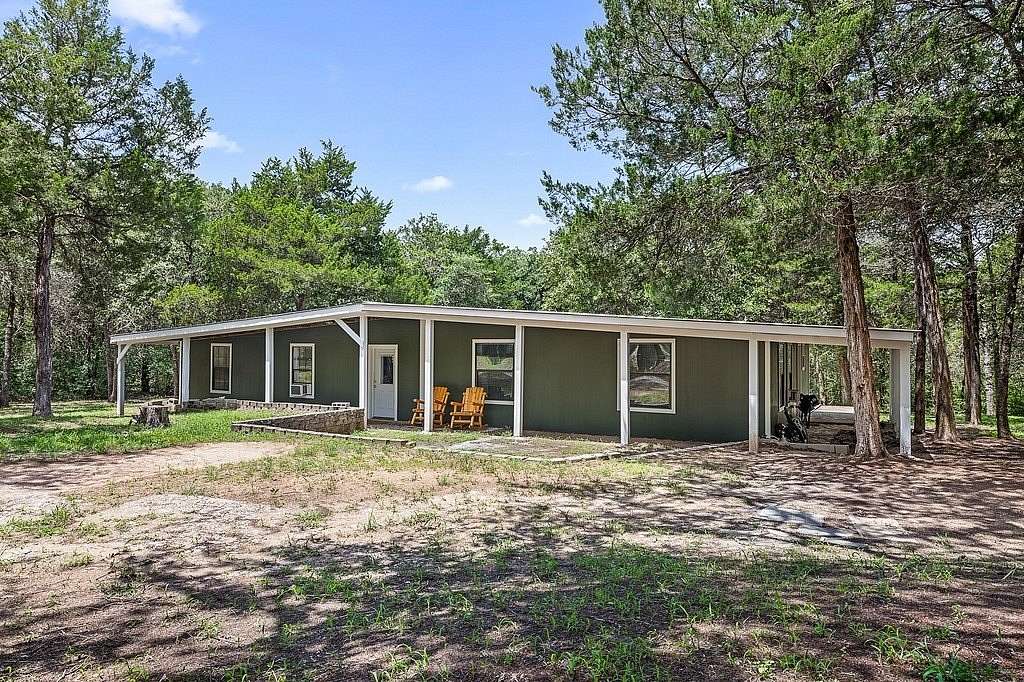 6.16 Acres of Land with Home for Sale in Rosanky, Texas