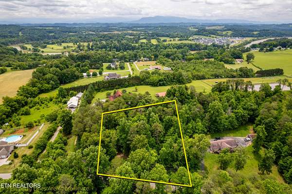 1.24 Acres of Residential Land for Sale in Kodak, Tennessee