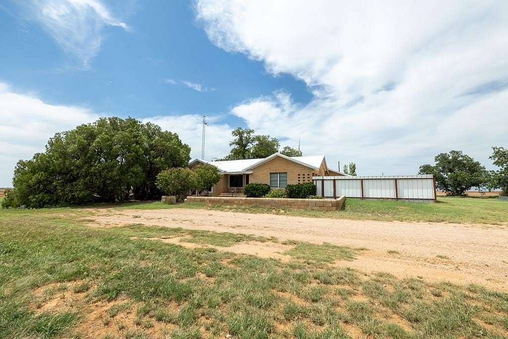 5.12 Acres of Land with Home for Sale in Colorado City, Texas