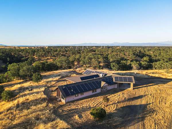 392 Acres of Agricultural Land with Home for Sale in Cottonwood, California