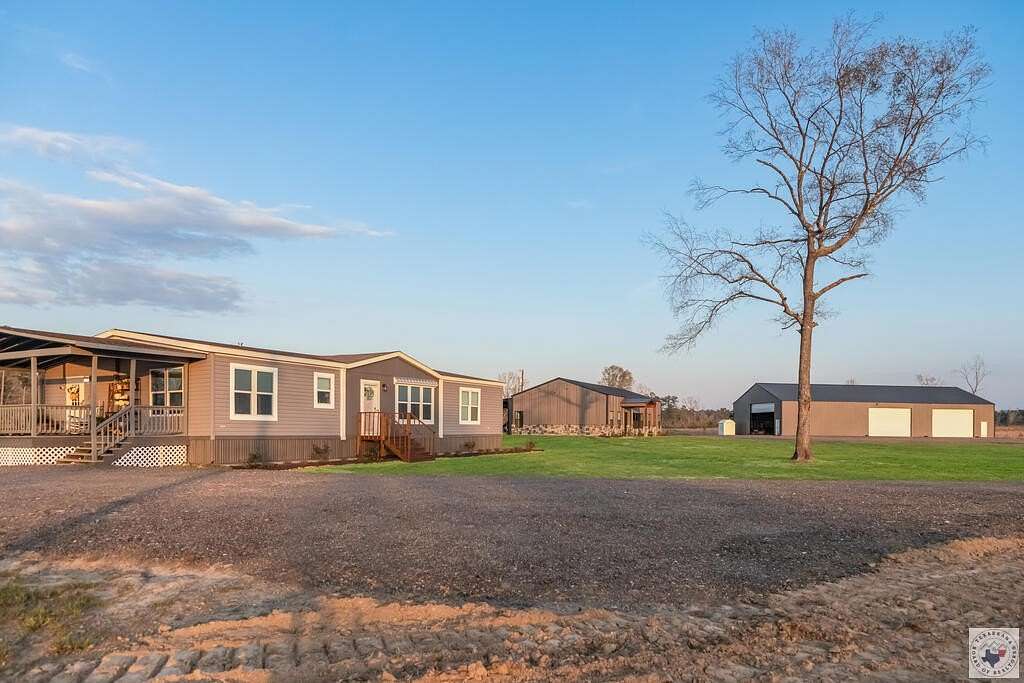 25 Acres of Land with Home for Sale in Texarkana, Arkansas