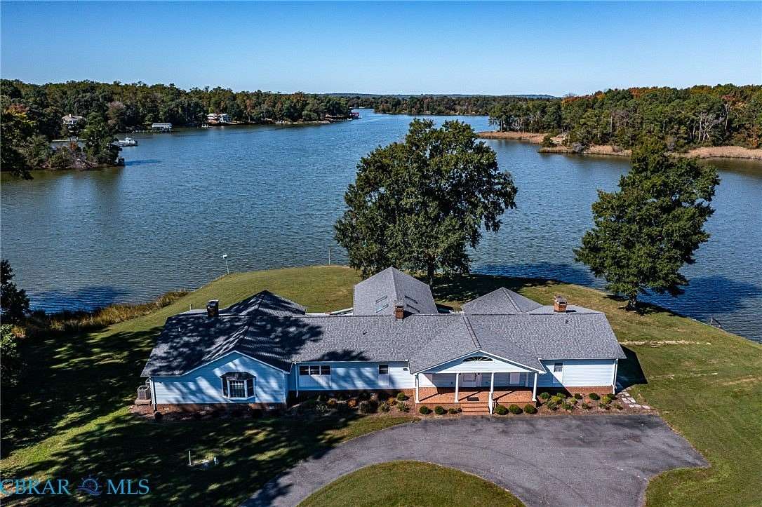 135 Acres of Land with Home for Sale in Montross, Virginia