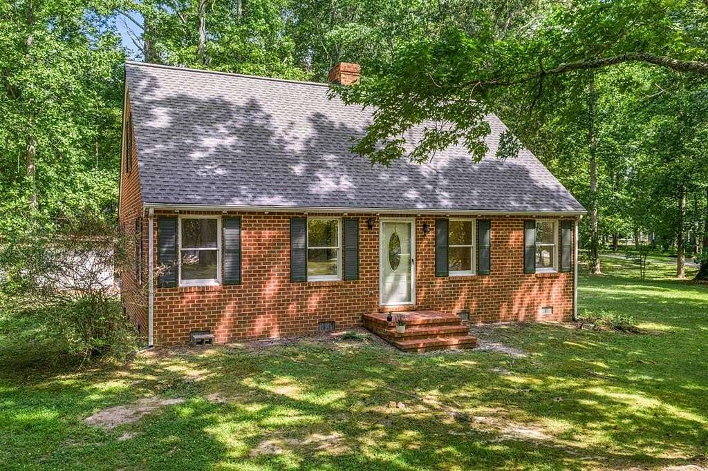 1.67 Acres of Land with Home for Sale in Kinsale, Virginia