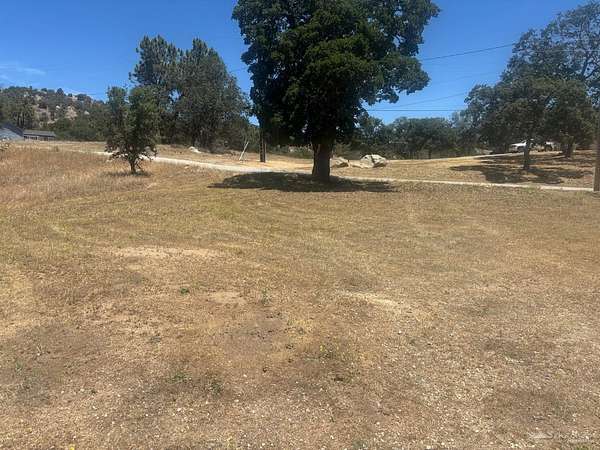 2.64 Acres of Residential Land for Sale in Tehachapi, California