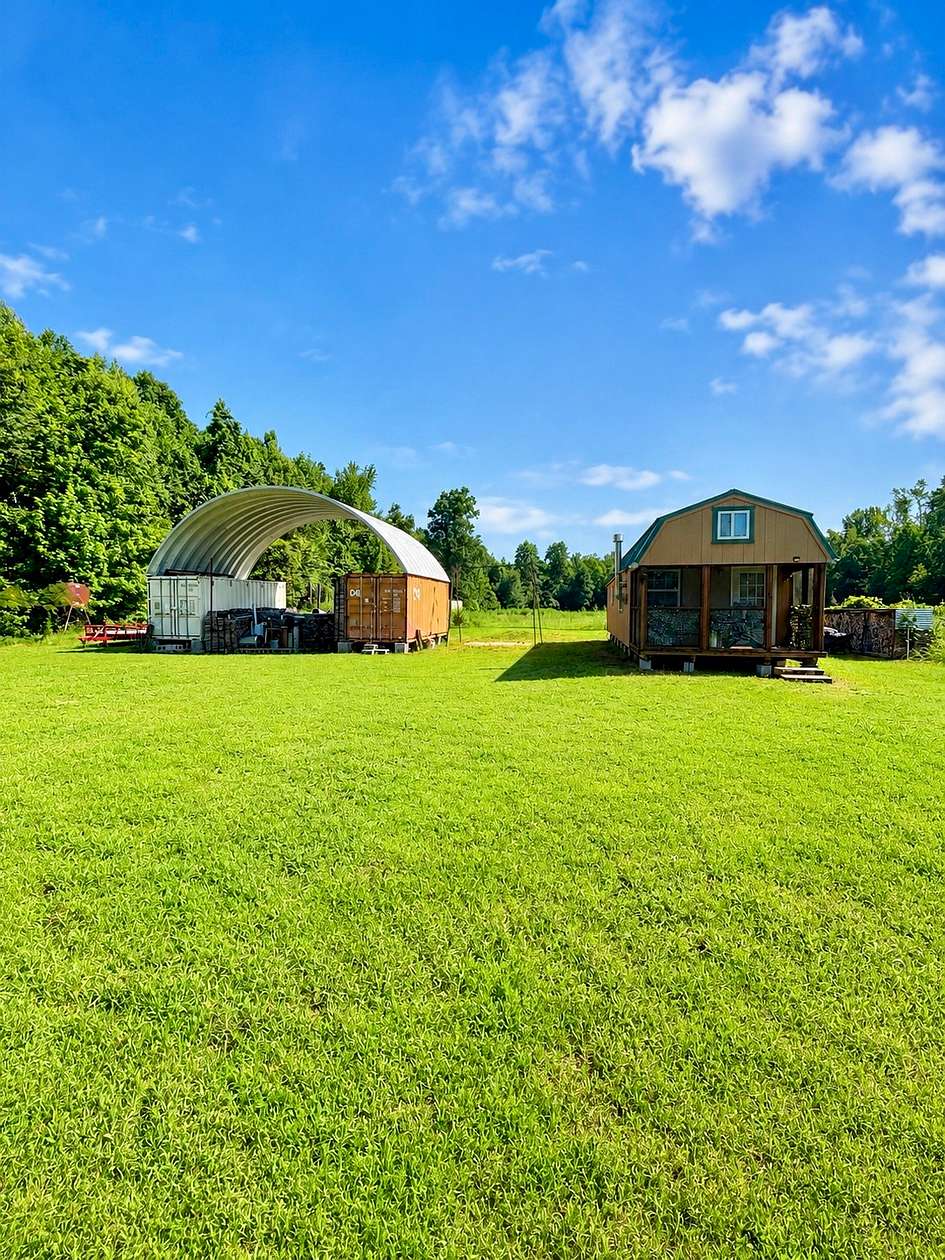 5 Acres of Improved Land for Sale in Linden, Tennessee