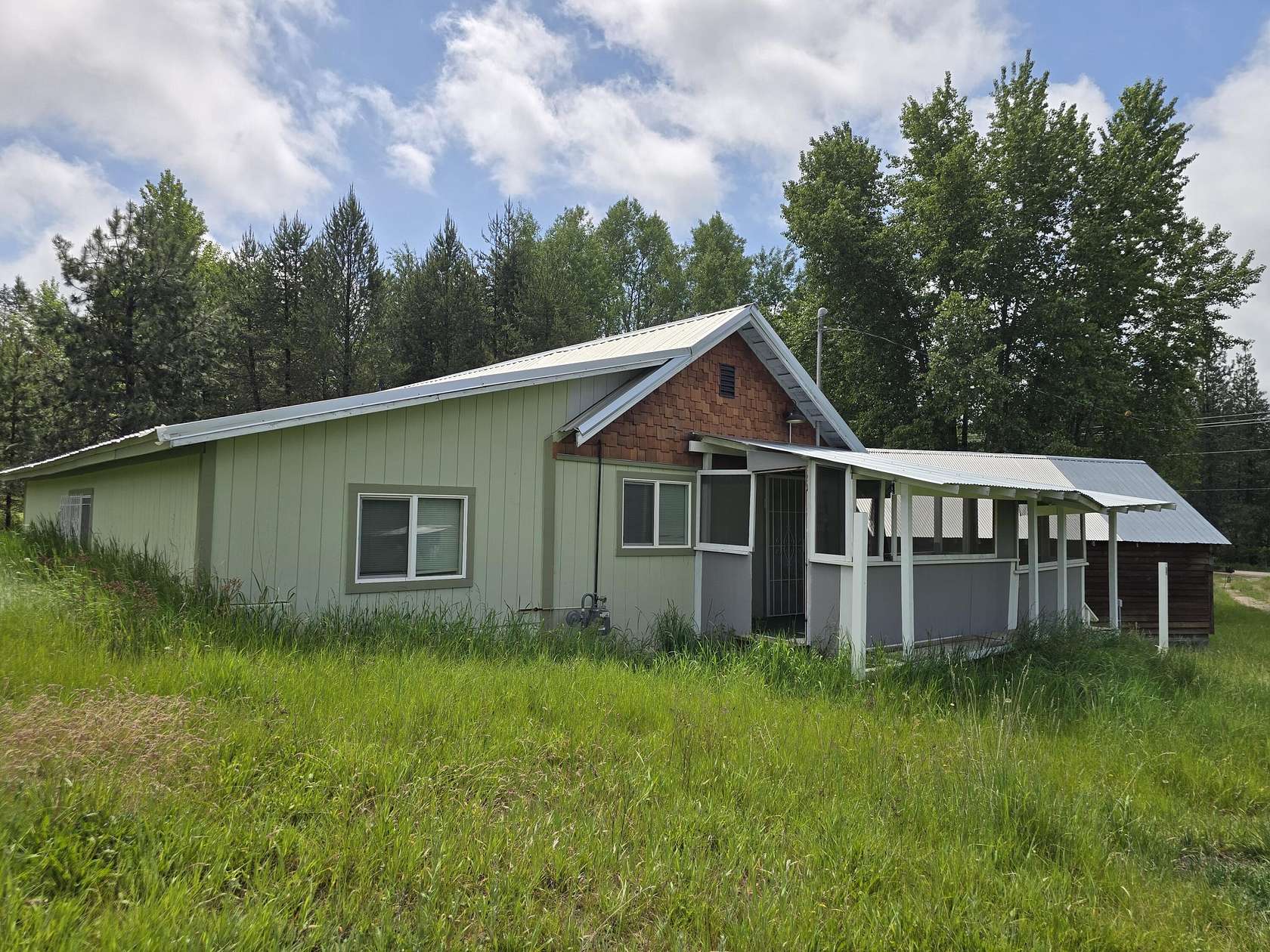 5.55 Acres of Land with Home for Sale in Clayton, Washington