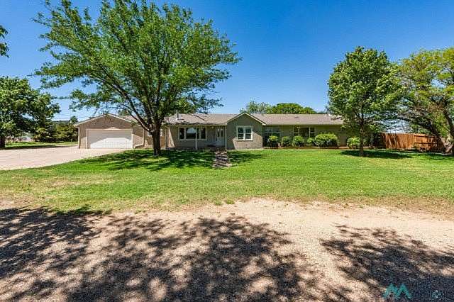 9 Acres of Land with Home for Sale in Clovis, New Mexico