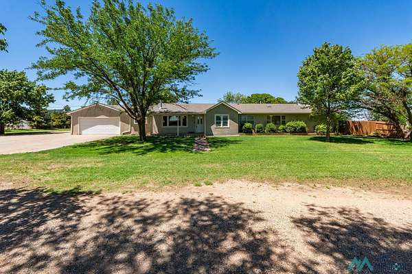 9 Acres of Land with Home for Sale in Clovis, New Mexico