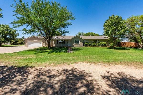 9 Acres of Land with Home for Sale in Clovis, New Mexico