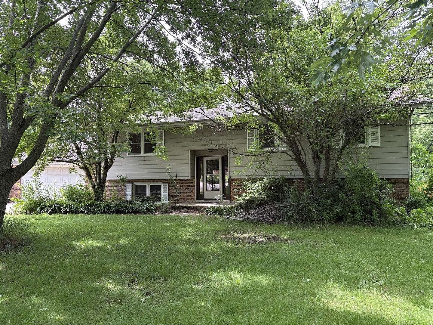 1.56 Acres of Land with Home for Sale in Elwood, Illinois
