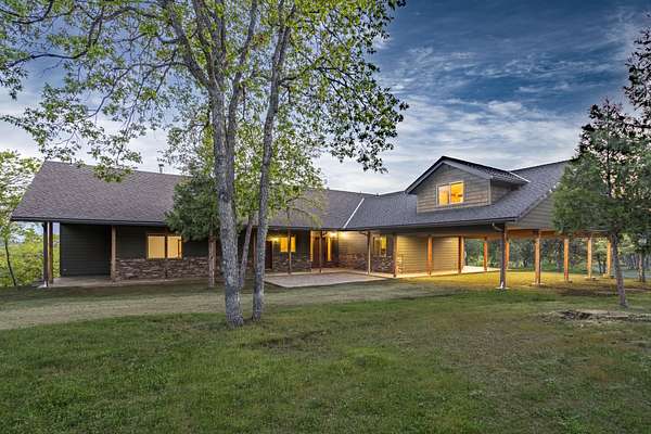 204 Acres of Recreational Land with Home for Sale in Ashland, Oregon