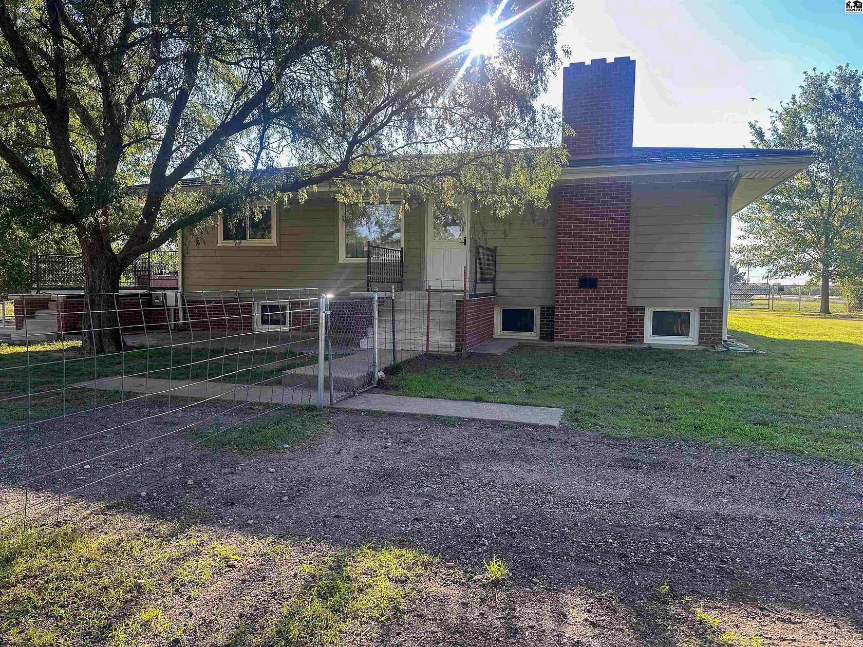 2 Acres of Land with Home for Sale in Pratt, Kansas